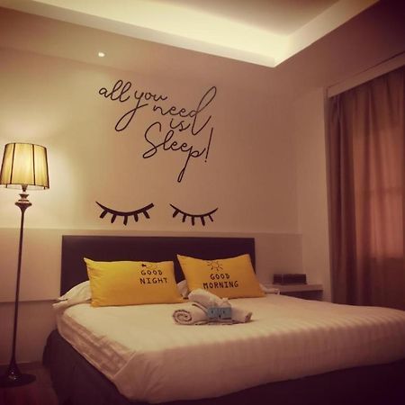 Hotel Zamburger Plaza Mahkota ملقا المظهر الخارجي الصورة