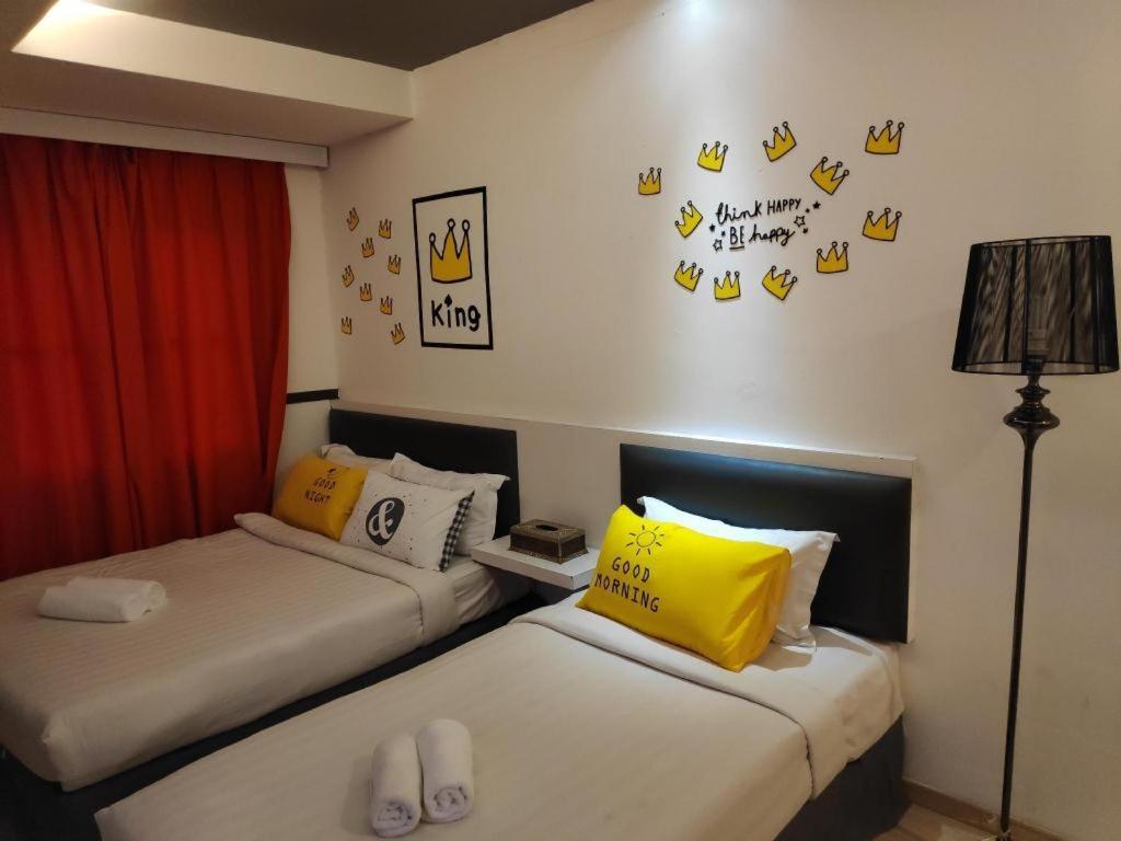 Hotel Zamburger Plaza Mahkota ملقا المظهر الخارجي الصورة